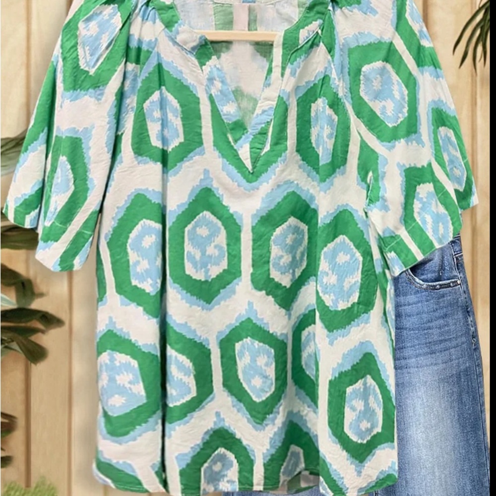 Green and White Relaxed Boxy Blouse